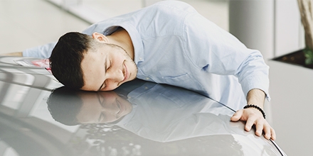 🦏 漆面保護膜(犀牛皮)：守護汽車板金的隱形盔甲